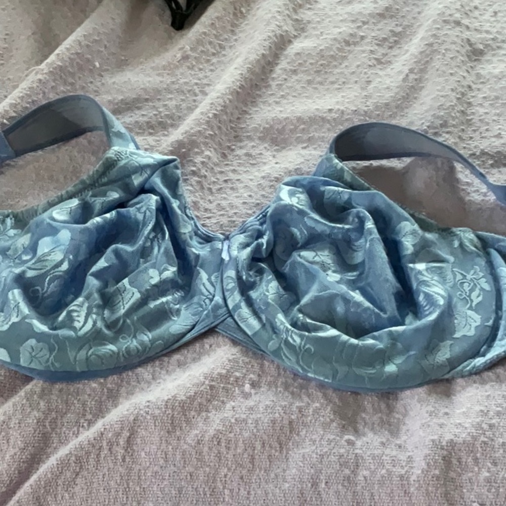 Full coverage wired bra